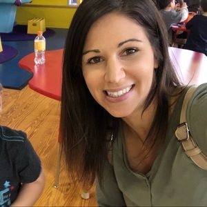 Meet your Posher, Nicole